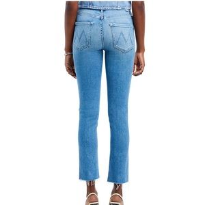 Mother Dazzler Mid Rise Crop Fray in Blowing Kisses size 28